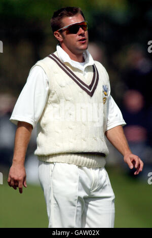 Cricket - Cheltenham & Gloucester Trophy - Dritte Runde - Staffordshire / Surrey. Ian ward, Surrey CCC Stockfoto