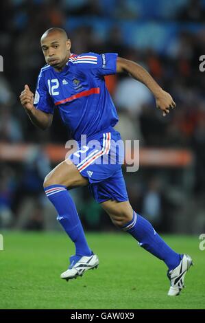 Fußball - UEFA-Europameisterschaft 2008 - Gruppe C - Holland gegen Frankreich - Stade de Suisse. Thierry Henry, Frankreich Stockfoto