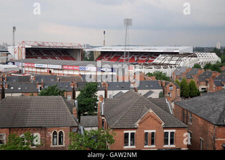 Cricket - Drittes Npower-Testspiel - Tag zwei - England gegen Neuseeland - Trent Bridge. Blick auf den City Ground, Heimat des Nottingham Forest, von der Trent Bridge aus gesehen Stockfoto