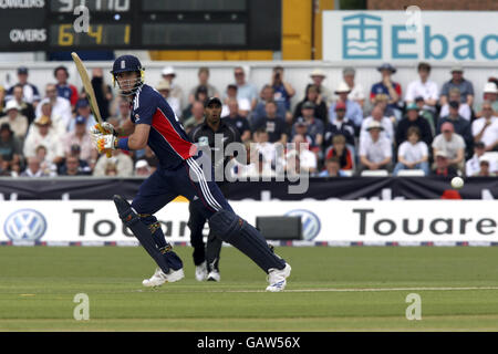 Cricket - NatWest Series - First One Day International - England - Neuseeland - The Riverside. Der englische Kevin Pietersen in Aktion Stockfoto