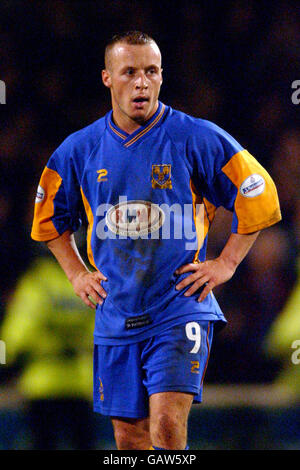 Fußball -Nationwide Football League Division Three - Shrewsbury Town / Carlisle United. Ein niedergezogener Luke Rodgers aus Shrewsbury Town Stockfoto