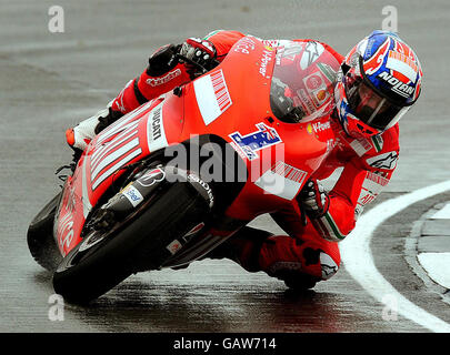 Moto - großer Preis für britische Motorräder bwin.com - Qualifikation - Donington Park. Casey Stoner von Ducati qualifiziert sich im Donington Park als erster Platz. Stockfoto