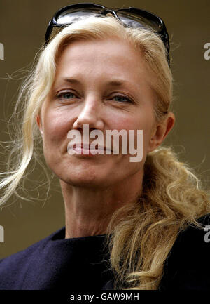 Michael Powell Jurymitglied Joely Richardson nimmt an einer Fotoveranstaltung während des Edinburgh International Film Festivals in Edinburgh Teil. Stockfoto