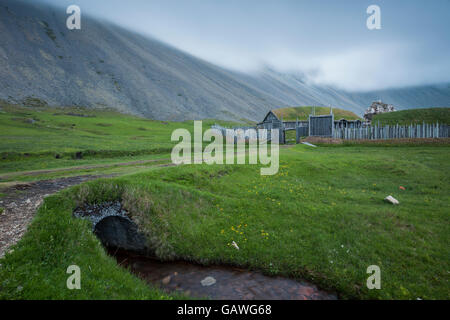 Sommernacht am Stokknes Landzunge, Island. Stockfoto
