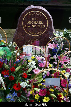 Michael Swindells Denkmal enthüllt Stockfoto