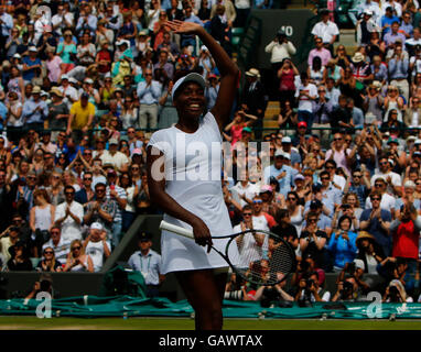 All England Lawn-Tennis and Croquet Club, London, UK. 5. Juli 2016. Wimbledon Tennis Championships Tag 9. Nummer 8 Samen Venus Williams (USA) feiert ihren Sieg in zwei Sätzen über Yaroslava Shvedova (KAZ). © Aktion Plus Sport Bilder/Alamy Live-Nachrichten Stockfoto