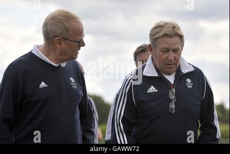 Chippenham, Wiltshire, UK. 5. Juli 2016. Markieren Sie England (TeamGB Chef de Mission für Rio2016) und Nick Skelton OBE. TeamGB verkünden die Pferdesport-Team für die Olympischen Spiele in Rio2016. Der alte Bull Pen. Chippenham. Wiltshire. VEREINIGTES KÖNIGREICH. 07.05.2016. Bildnachweis: Sport In Bilder/Alamy Live-Nachrichten Stockfoto