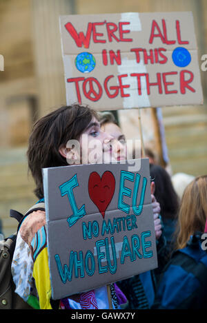 Liverpool, Vereinigtes Königreich, 5. Juni 2016. Eine Gruppe von Menschen protestieren gegen Brexit bei der Rallye "Zusammenstehen Liverpool" am St.-Georgs Halle. Bildnachweis: Hayley Blackledge/Alamy Live-Nachrichten Stockfoto