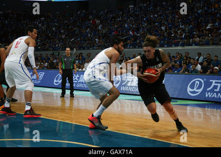 Philippinen. 6. Juli 2016. Neuseeland und den Philippinen kämpfte es auf dem Hartplatz der Mall von Asien Arena in Pasay City für die FIBA Olympischen Qualifikationsturnier. Neuseeland gewann mit 89 Punkten, den Philippinen, 80. © J Gerard Seguia/ZUMA Draht/Alamy Live-Nachrichten Stockfoto