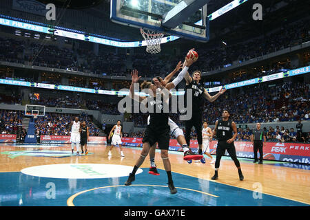 Philippinen. 6. Juli 2016. Neuseeland und den Philippinen kämpfte es auf dem Hartplatz der Mall von Asien Arena in Pasay City für die FIBA Olympischen Qualifikationsturnier. Neuseeland gewann mit 89 Punkten, den Philippinen, 80. © J Gerard Seguia/ZUMA Draht/Alamy Live-Nachrichten Stockfoto