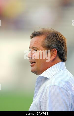 Orlando, Fla, USA. 25. Juli 2012. Orlando Stadt Löwen Trainer Adrian Heath während der Löwen-Spiel gegen die Wilmington Hammerhaie in der Florida Citrus Bowl am 25. Juli 2012 in Orlando, Florida. ZUMA Press/Scott A. Miller © Scott A. Miller/ZUMA Draht/Alamy Live-Nachrichten Stockfoto