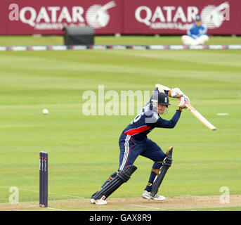 Cricket - NatWest Series - Second One Day International - England / Neuseeland - Edgbaston. Der englische Graeme Swann im Kampf gegen Neuseeland Stockfoto