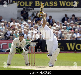 Cricket - Drittes Npower-Testspiel - erster Tag - England gegen Neuseeland - Trent Bridge. Der englische Kevin Pietersen im Kampf gegen Neuseeland Stockfoto