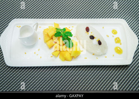 Thai Dessert Mango mit Klebreis. Stockfoto