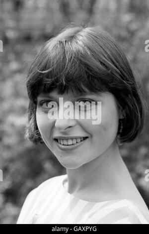 Die neue Blue Peter Moderatorin Janet Ellis, 27 Jahre alt, übernimmt die Übernahme, als Sarah Greene im Juni abreist. Stockfoto