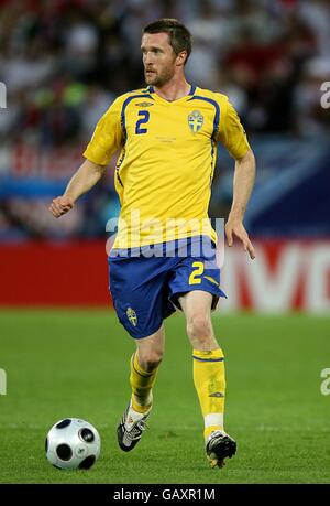 Fußball - UEFA-Europameisterschaft 2008 - Gruppe D - Russland gegen Schweden - Tivoli Neu-Stadion. Mikael Nilsson, Schweden Stockfoto