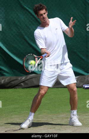 Tennis - Wimbledon Championships 2008 - Tag 1 - The All England Club. Der britische Andrew Murray während einer Übungssitzung Stockfoto