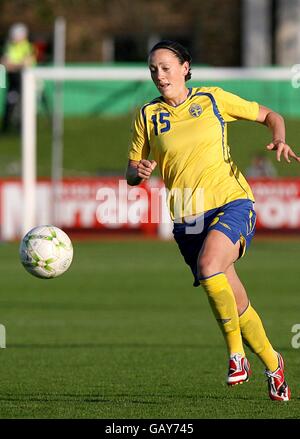 Fußball - UEFA Damen Europameisterschaft 2009 Qualifikation - Gruppe 2 - Republik Irland - Schweden - Richmond Park. Schwedens Therese Suogran Stockfoto