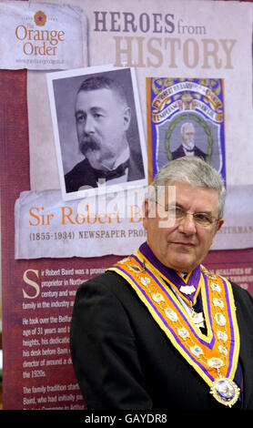 Der Großmeister des Orange Ordens Robert Saulters bei der Eröffnung der Ausstellung des Orange Ordens in Belfast. Stockfoto