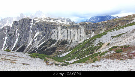Blick auf die Bergkette der Alpen (Dolomiten) Stockfoto