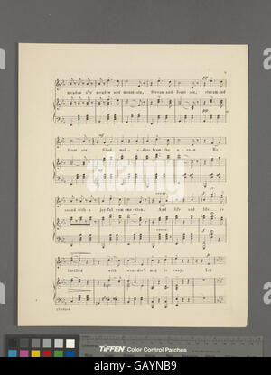 Das Foto fängt einen ruhigen Moment bei Sonnenaufgang ein und symbolisiert den Beginn eines neuen Tages. Das sanfte Licht und die natürliche Schönheit spiegeln die Ruhe und Ruhe des frühen morgens wider. Stockfoto