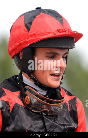 Pferderennen - Southwell Racecourse. Liam Treadwell, Jockey Stockfoto