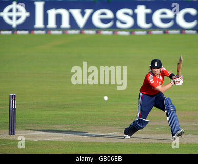 Cricket - Twenty20 International - England - Neuseeland - Old Trafford. Englands Ian Bell im Kampf gegen Neuseeland Stockfoto