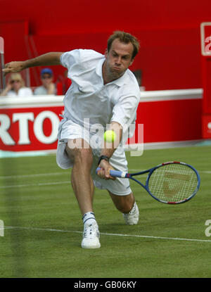 Tennis - Stella Artois Championships. Greg Rusedski in Aktion während seines Spiels mit Robby Ginepri Stockfoto