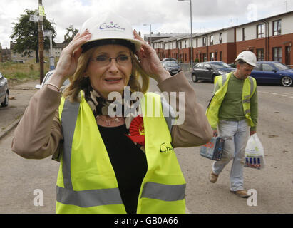 Margaret Curran besucht Baustelle in Glasgow Stockfoto