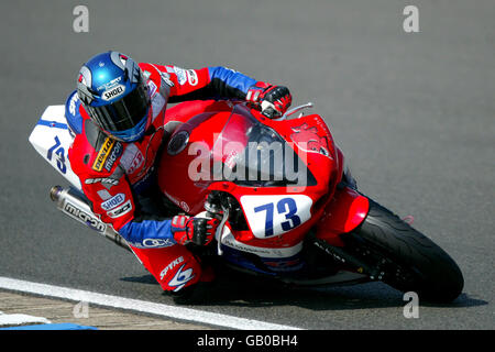 Motorradfahren - Supersport-Weltmeisterschaft - Silverstone. Simon Andrews, Red Piranha Racing Stockfoto