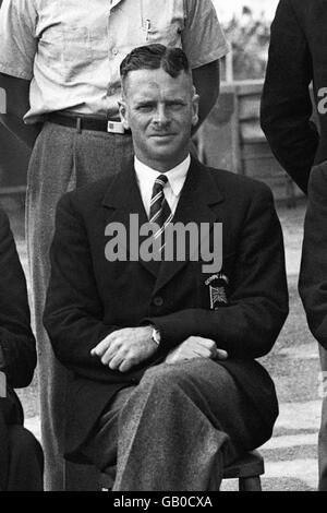 Air Commodore Arthur W B McDonald, der Großbritannien als Steuermann in der Firefly-Klasse vertrat. Stockfoto