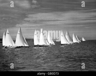 Olympische Spiele 1948 In London - Segeln - Torbay. Die Yacht 1976 ist Großbritanniens Entry 'Gem II', ein Rennen in der Star-Klasse im Gange. Stockfoto