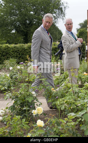 Prinz Charles Besuch der Bio-Garten Stockfoto