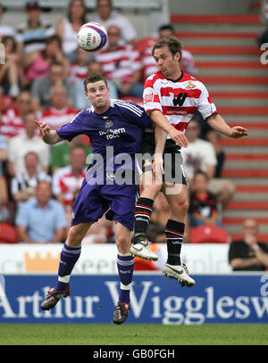 Fußball - freundlich - Doncaster Rovers V Newcastle United - Keepmoat Stadium Stockfoto