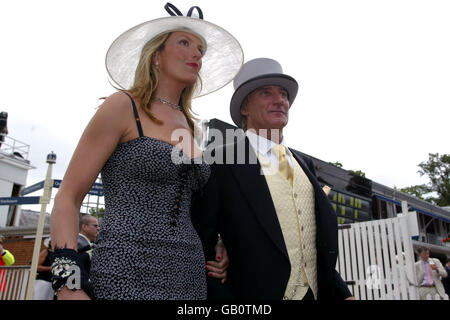 Pferderennen - Royal Ascot. Penny Lancaster und Rod Stewart Stockfoto