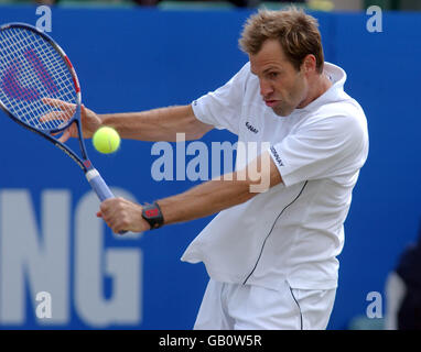 Tennis - Die Samsung Nottingham Open 2003 - Halbfinale. Greg Rusedski in Aktion während seines Halbfinales gegen Hicham Arazi Stockfoto