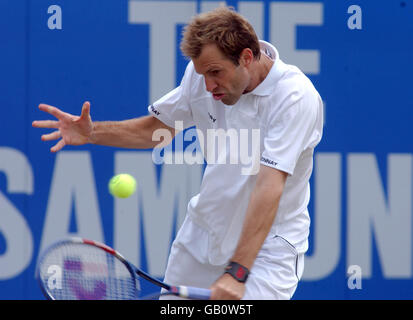 Greg Rusedski in Aktion während seines Halbfinales gegen Hicham Arazi Stockfoto