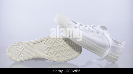 Weißes Tuch Schuhe Stockfoto