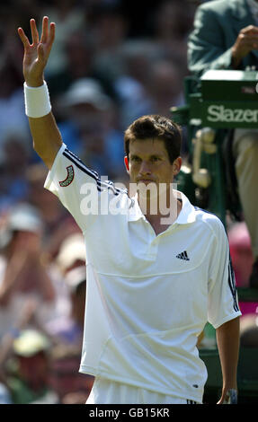 Tennis - Wimbledon 2003 - Herren 2. Runde - Tim Henman V Michael Llodra Stockfoto