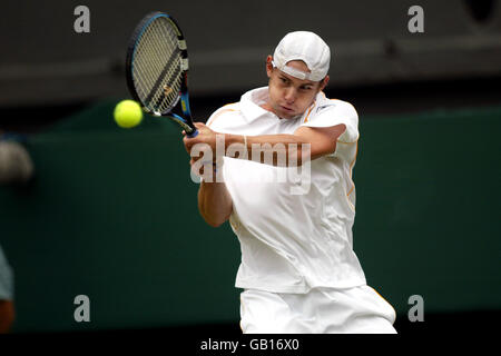 Tennis - Wimbledon 2003 - Herren 2. Runde Andy Roddick V Tony Robredo Stockfoto