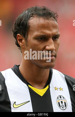 Fußball - der Emirates Cup - Hamburg / Juventus - Emirates Stadium. Jonathan Zebina, Juventus Stockfoto