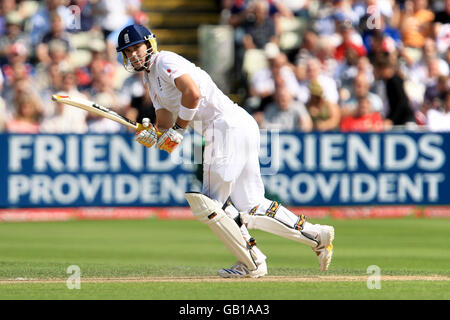 Cricket - npower Dritter Test - Tag drei - England / Südafrika - Edgbaston. Der englische Kevin Pietersen im Kampf gegen Südafrika Stockfoto