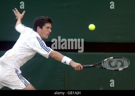 Tennis - Wimbledon 2003 - Männer 3. Runde - Tim Henman V Robin Söderling Stockfoto