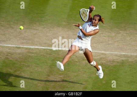 Tennis - Wimbledon 2003 - Frauen 3. Runde - Jennifer Capriati V Akiko Morigami Stockfoto