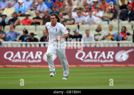 Der englische Ryan Sidebottom rennt ein, um gegen Südafrika zu kämpfen Stockfoto