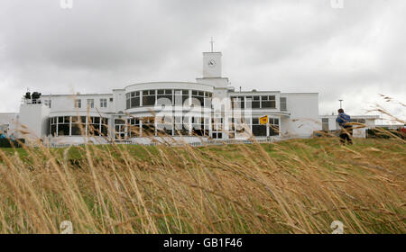 Raue Schläge bei starken Winden während der dritten Runde der Open Championship im Royal Birkdale Golf Club, Southport. Stockfoto