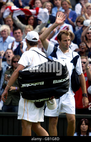 Tennis - Wimbledon 2003 - Herren 2. Runde - Greg Rusedski V Andy Roddick Stockfoto