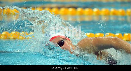 Die britische Joanne Jackson in Aktion beim 400 m Freistil-Finale der Frauen im National Aquatics Center am dritten Tag der Olympischen Spiele 2008 in Peking. Stockfoto