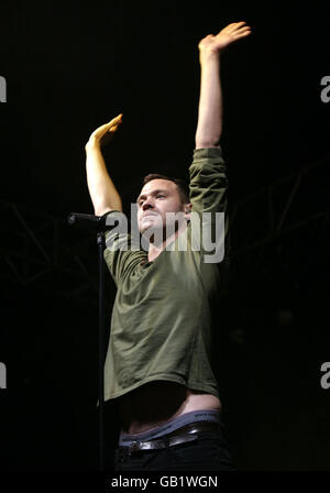 V Festival 2008 - Essex. Will Young tritt beim V Festival in Hylands Park, Chelmsford, Essex auf. Stockfoto