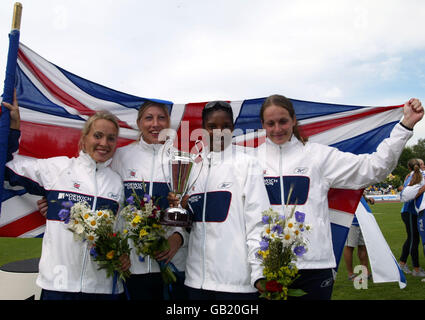 Leichtathletik - Europacup Kombinierte Veranstaltungen - Erste Liga. L-R: Kate Brewington, Julie Hollman, Denise Lewis und Kelly Sotherton feiern den ersten Auftritt bei den Heptathlon Women's Events Stockfoto